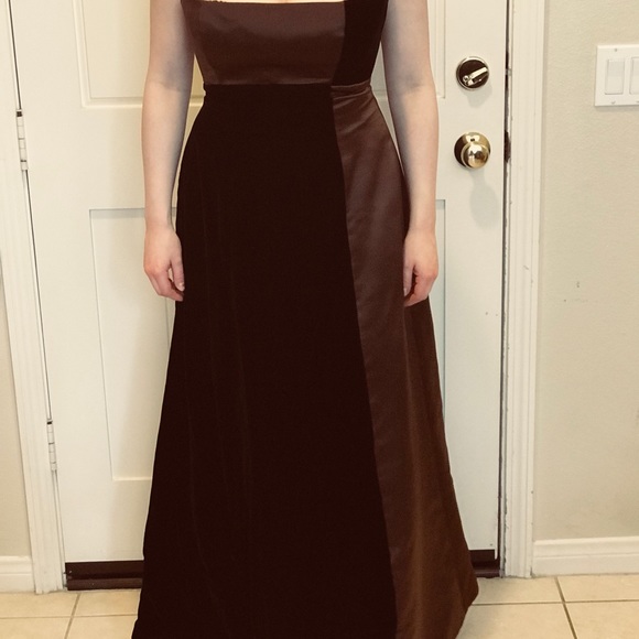 Dan Carlin Ball Gown with Wrap - Picture 9 of 11